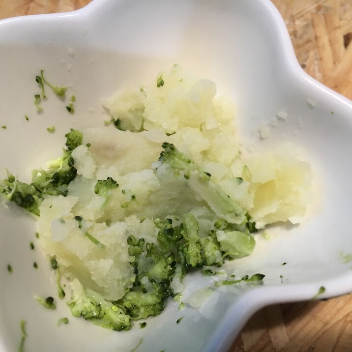 離乳食 後期 じゃがいもとブロッコリーのミルク和え レシピ 作り方 By Kmama36 楽天レシピ 離乳食 後期 じゃがいもとブロッコリーのミルク和え レシピ 作り方 By Kmama36 楽天レシピ